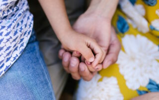 Les parents dans la séance d’hypnothérapie de leur enfant DYS