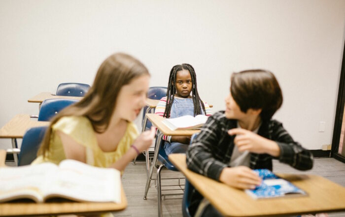 L’hypnose peut aider votre enfant dyslexique sur ses difficultés d’apprentissage, mais aussi sur les difficultés psychologiques associées à ce handicap.